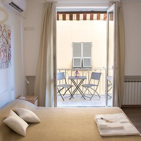 Via Colombo Holiday Rooms La Spezia Exteriör bild
