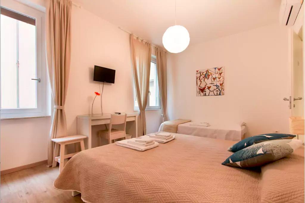 Via Colombo Holiday Rooms La Spezia Exteriör bild