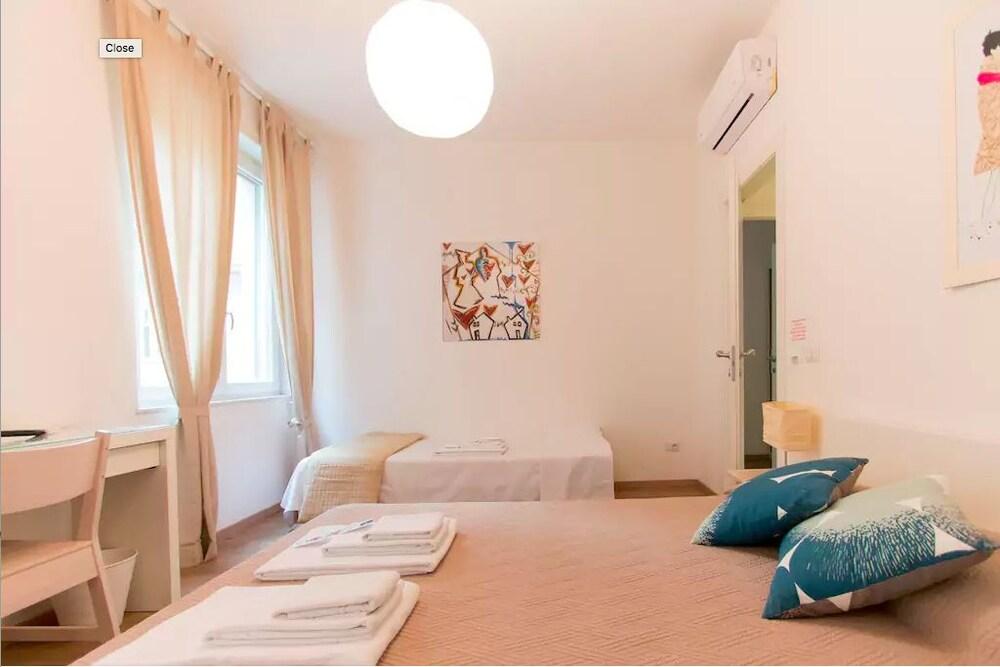 Via Colombo Holiday Rooms La Spezia Exteriör bild